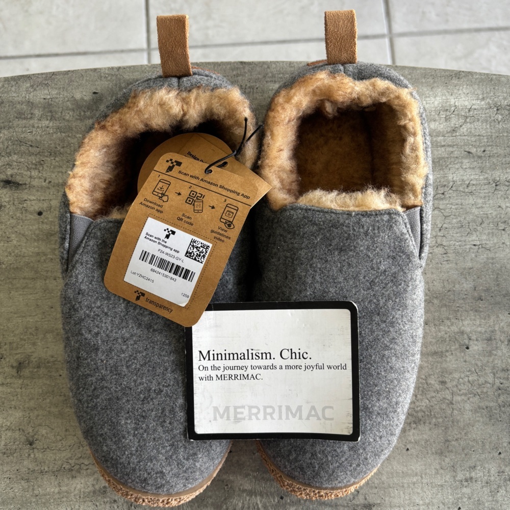 MERRIMAC Gray Fleece-Lined Slippers